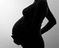 Leia mais sobre o artigo Estou grávida e desempregada! Sou solteira.  O pai do bebê se nega a ajudar! Não tenho como me manter e nem mesmo consultas médicas posso pagar!