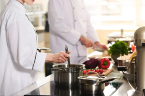 Leia mais sobre o artigo DECISÃO CONFIRMA JUSTA CAUSA DE COZINHEIRA QUE RECUSOU VACINA E MÁSCARA DE PROTEÇÃO CONTRA A COVID-19